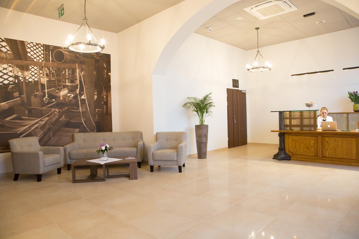 Glas-Hotel 4* Żary Extérieur photo