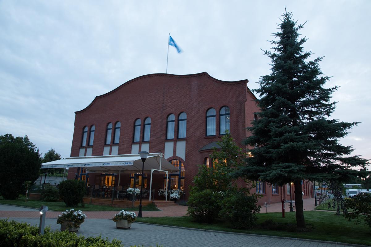 Glas-Hotel 4* Żary Extérieur photo