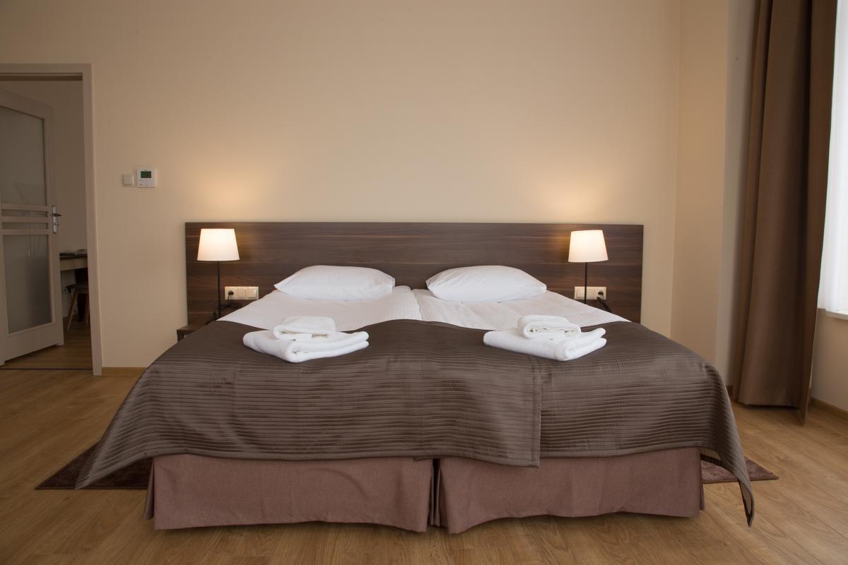Glas-Hotel 4* Żary Extérieur photo
